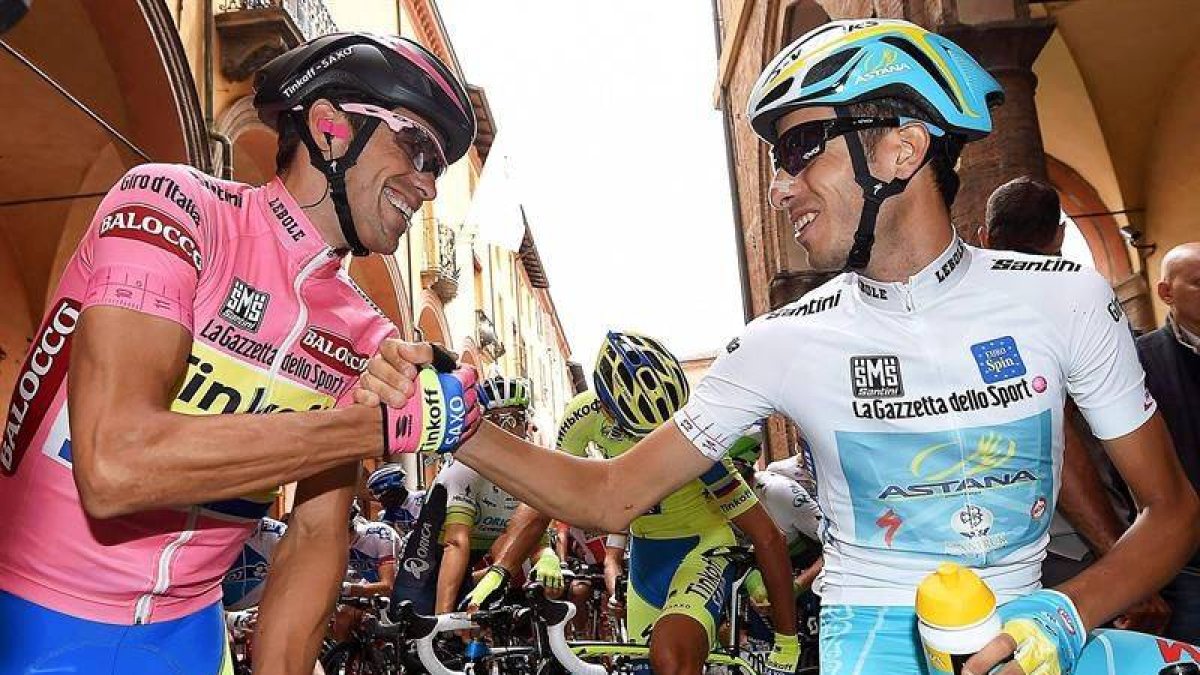 Alberto Contador junto al italiano Fabio Aru.