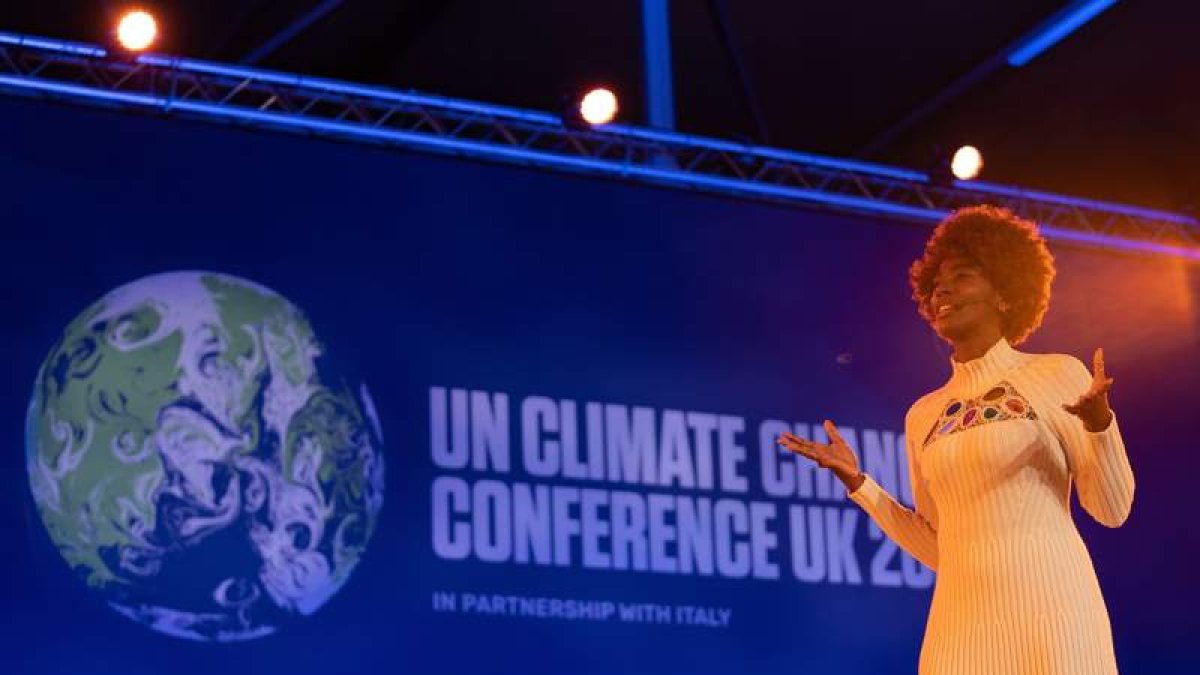La escritora y modelo Yrsa Daley-Wardo en la ceremonia de apertura de la COP26. FILIPPO ATTILI