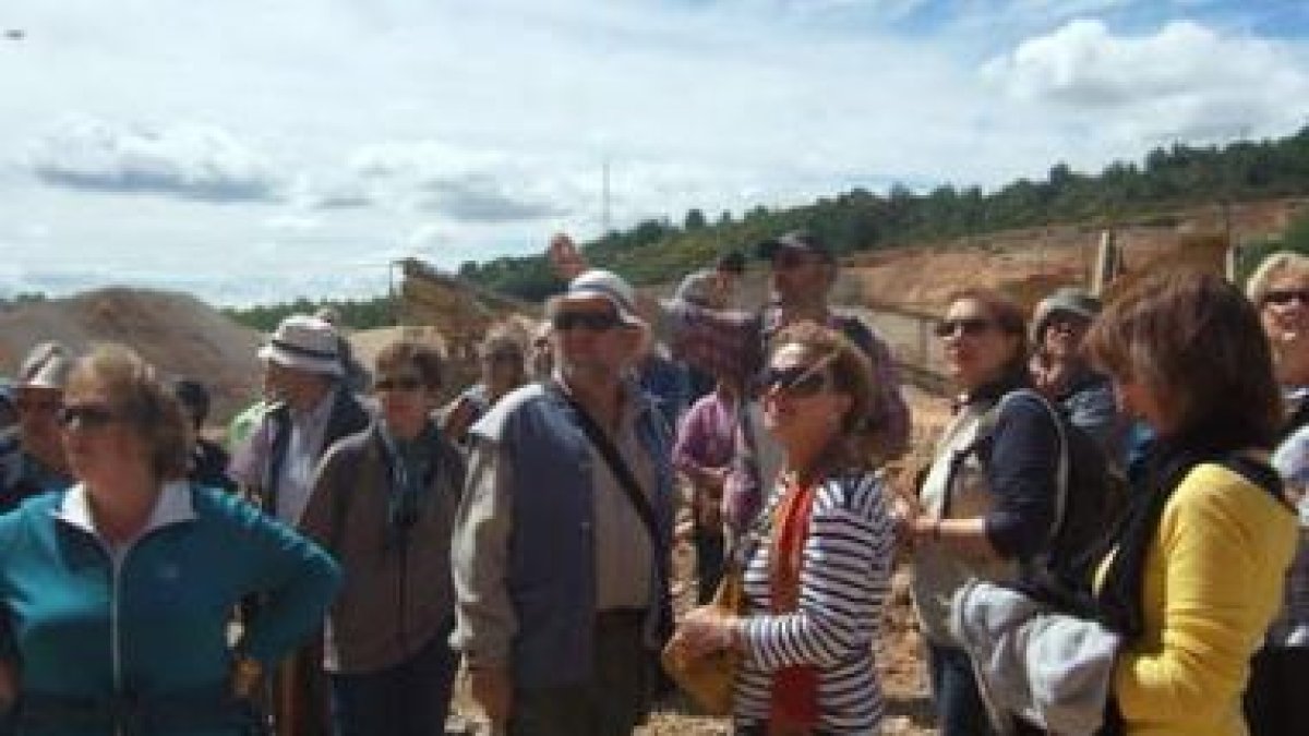 Los miembros de Promonumenta fueron asesorados por profesores y arqueólogos.