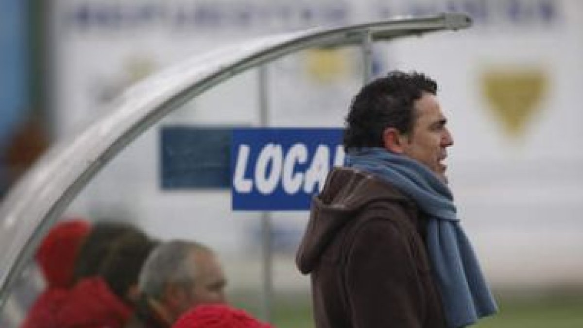 Antolín Gonzalo durante uno de los partidos del Huracán Z.