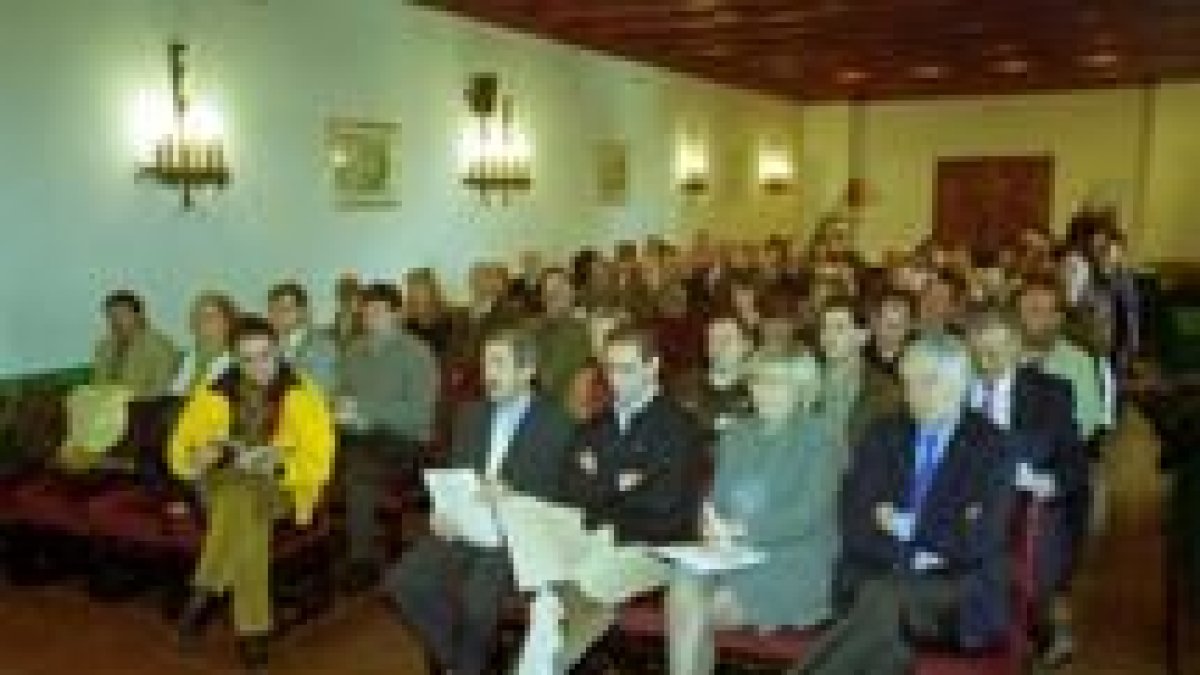 Reunión de cargos públicos y orgánicos del Partido Popular de León