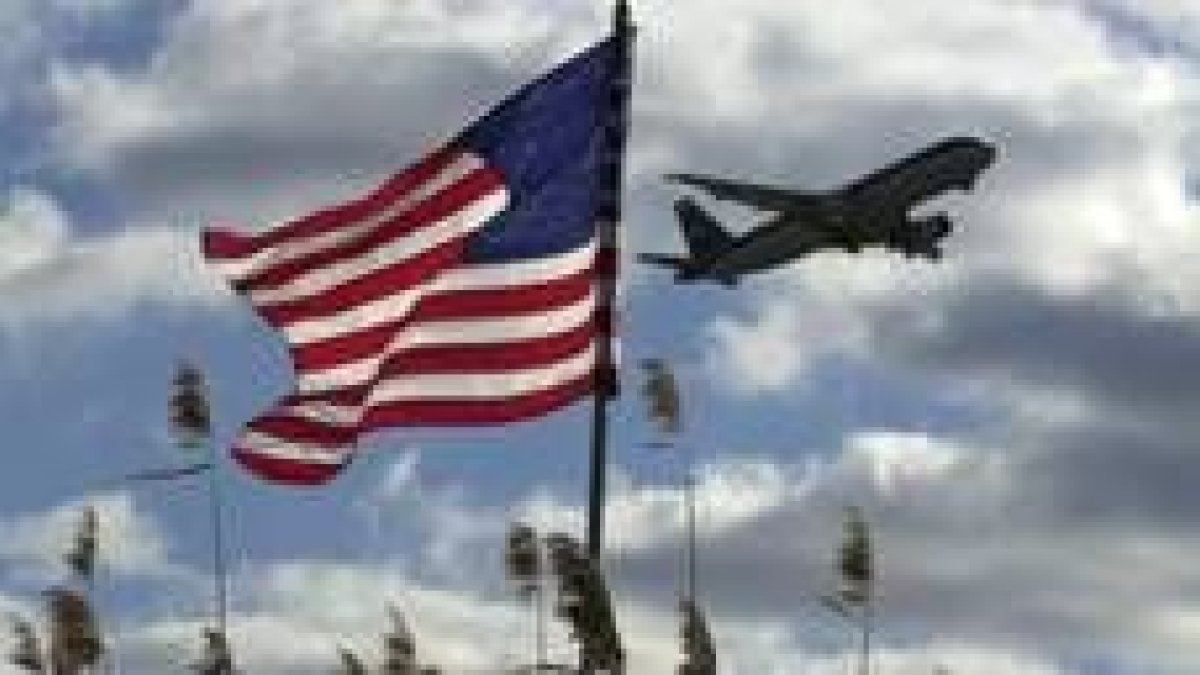 El Gobierno norteamericano exige la presencia de policías armados en los vuelos que llegan a su país