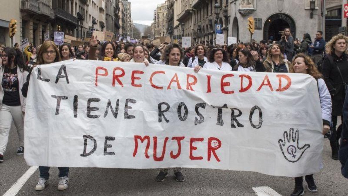 Imagen de una manifestación en Barcelona durante la huelga general feminista celebrada el 8 de marzo.