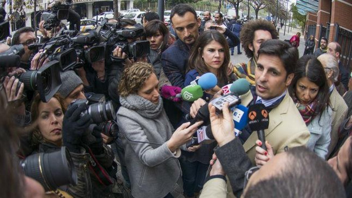 Fran Rivera declara ante los medios de comunicación tras declarar ante la Fiscalia de Menores de Sevilla a instancia del Defensor del Menor de Andalucía.