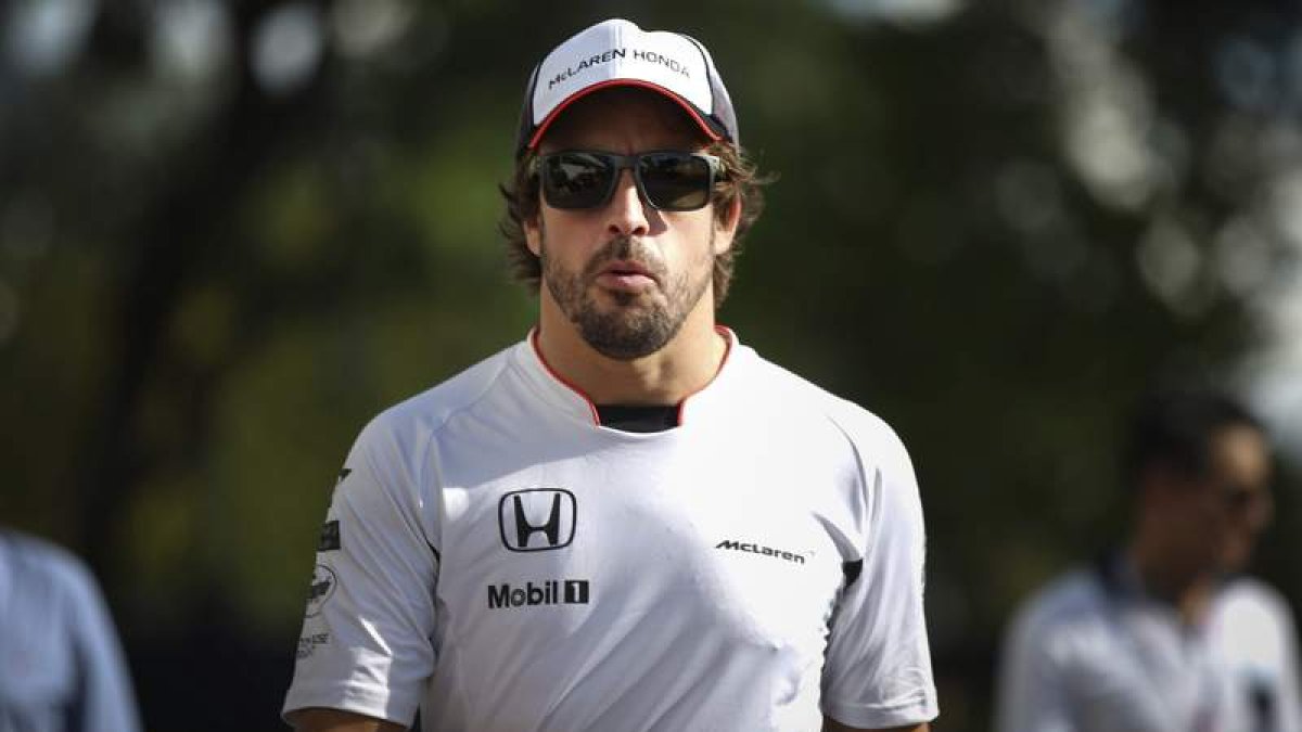 Alonso seguirá en McLaren y cierra las puertas a Mercedes. AZUBEL
