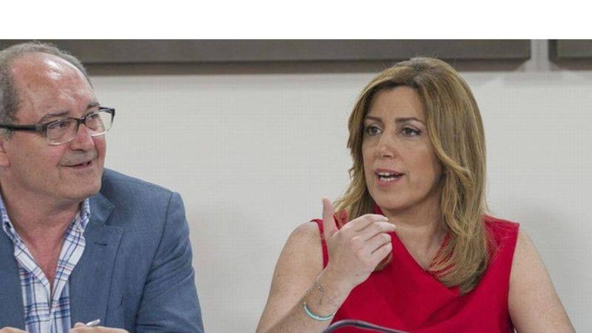 Susana Díaz y el secretario de organización, Juan Cornejo, este martes, en Sevilla.