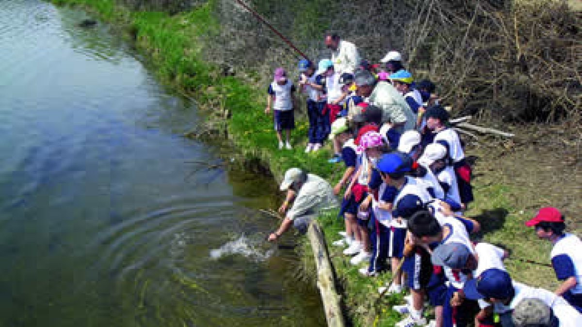 Escolares de las Pastorinas, en una jornada de iniciación.