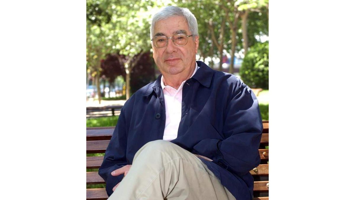 El guionista y escritor riojano Rafael Azcona (1926-2008). VÍCTOR LERENA