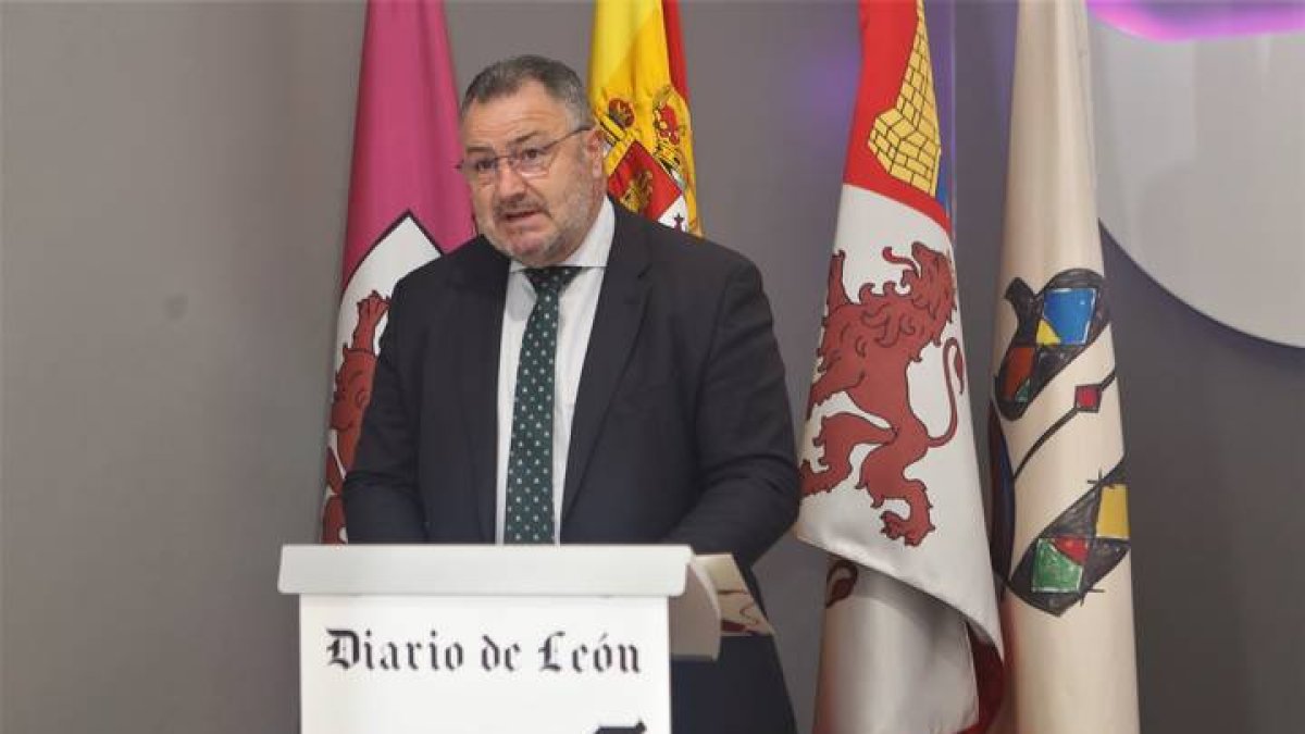 El presidente de la Diputación, Eduardo Morán, durante su ponencia en el II Congreso de Agroalimentación Diario de León. RAMIRO