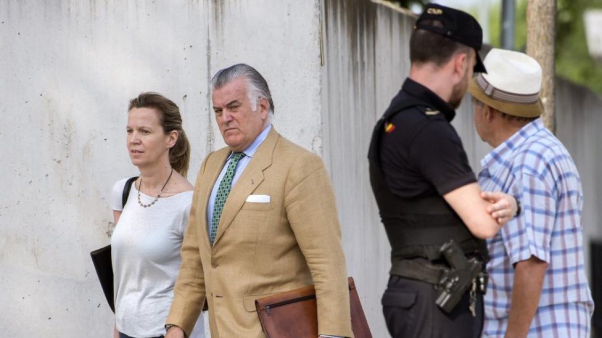 El extesorero del Partido Popular Luis Bárcenas a su llegada este a la sede de la Audiencia Nacional donde se celebra el juicio del 'caso Gürtel".
