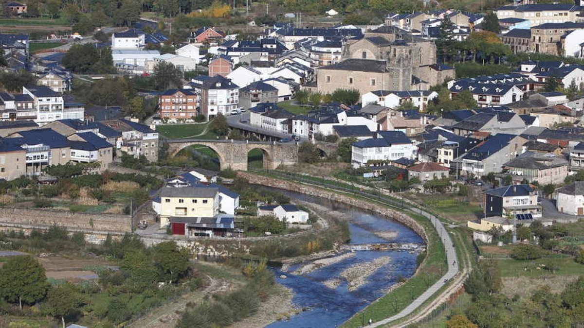 La zona de Ancares y Villafranca es donde más creció la temperatura el último año, 1,5 y 2,5 grados, respectivamente. L. DE LA MATA