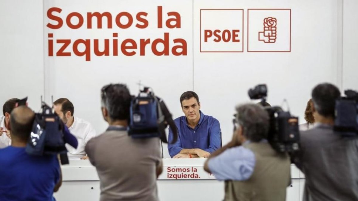 El secretario general del PSOE, Pedro Sánchez, en la primera reunión de la nueva ejecutiva del partido.