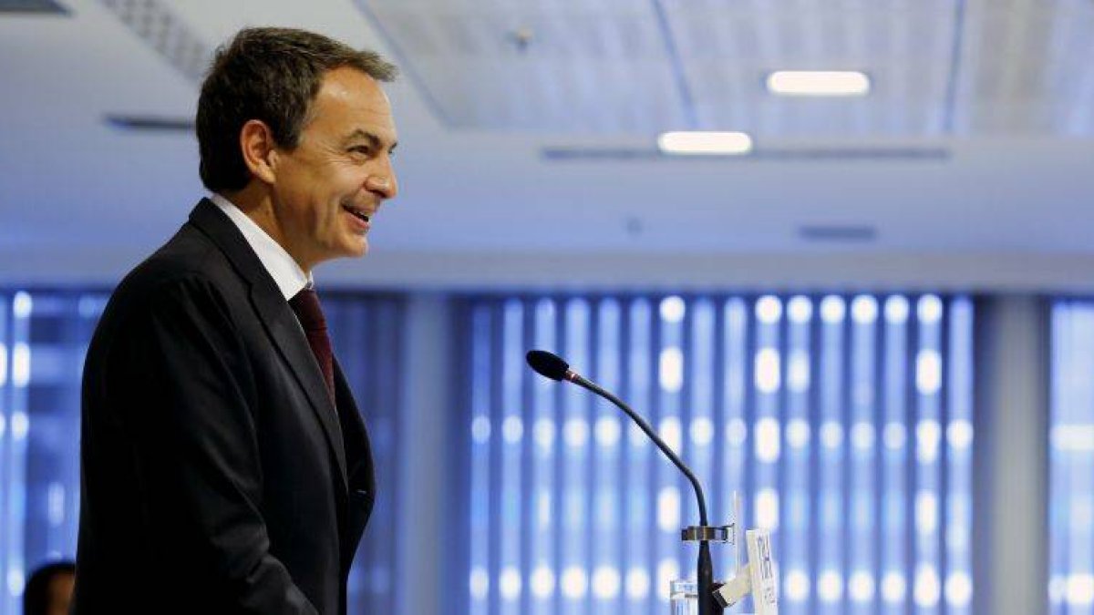 Zapatero, durante una conferencia.