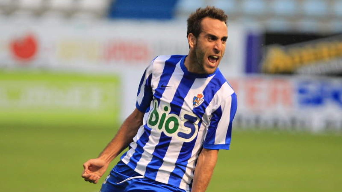 Carlos Ruiz celebra su gol ante el Zamora en la primera jornada de liga.
