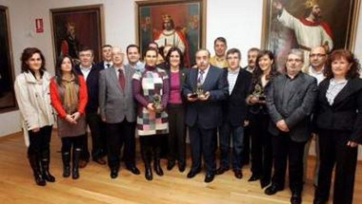 Foto de familia de la entrega de premios del Comercio Tradicional.