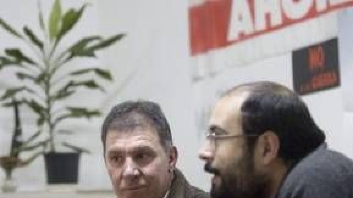 Miguel Flecha y Santiago Ordónez durante la rueda de prensa