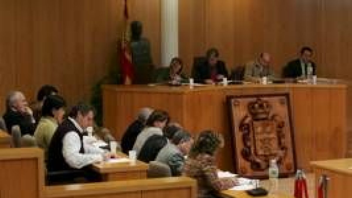 Imagen del salón de plenos del Ayuntamiento de San Andrés, ayer, durante el debate del presupuesto