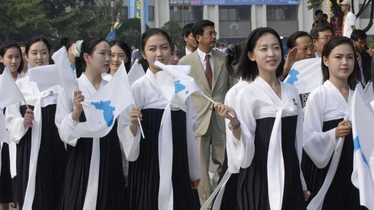 Grupo de animadoras de Corea del Norte en el Campeonatos de Atletismo de Asia en el 2005.