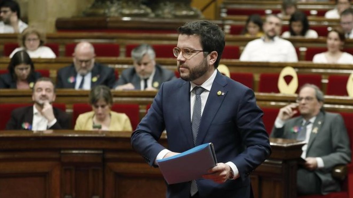 Pere Aragonès, en un pleno del Parlamento catalán.