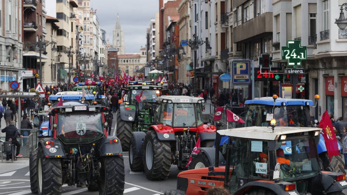 Tractores en la manifestación del 16F. JESÚS F. SALVADORES