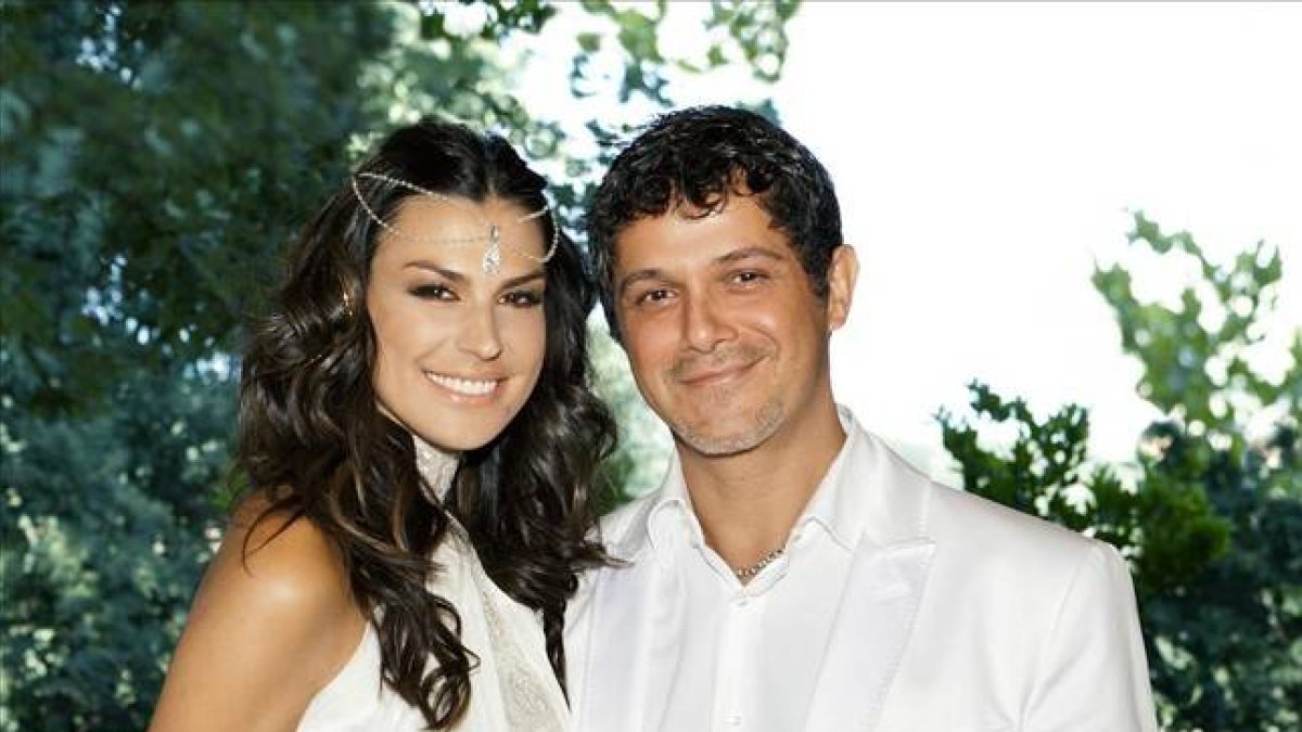 Alejandro Sanz y Raquel Perera el día de su boda, en mayo del 2012.