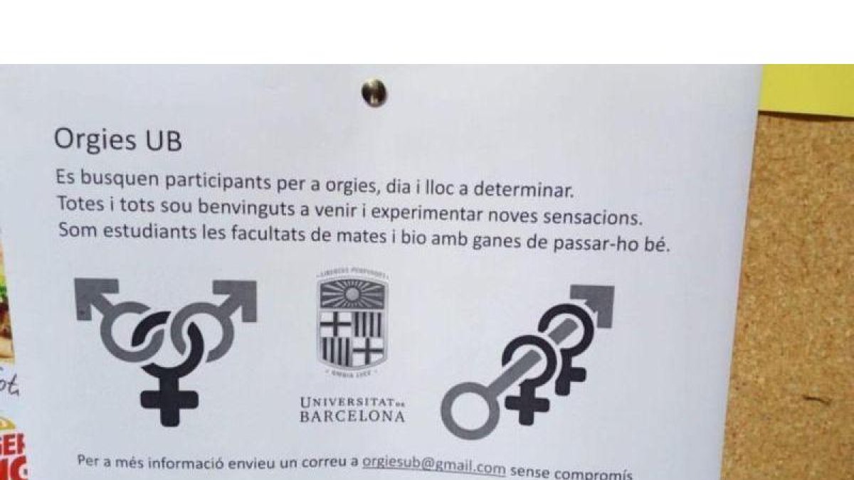 Así es el cartel que invita a participar en una orgía colgado en los paneles de la facultad de Matemáticas de la UB.