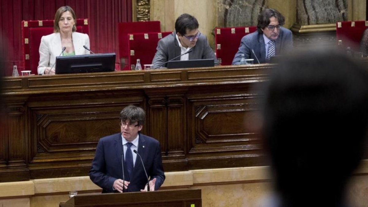 Puigdemont, durante su intervención en el pleno.