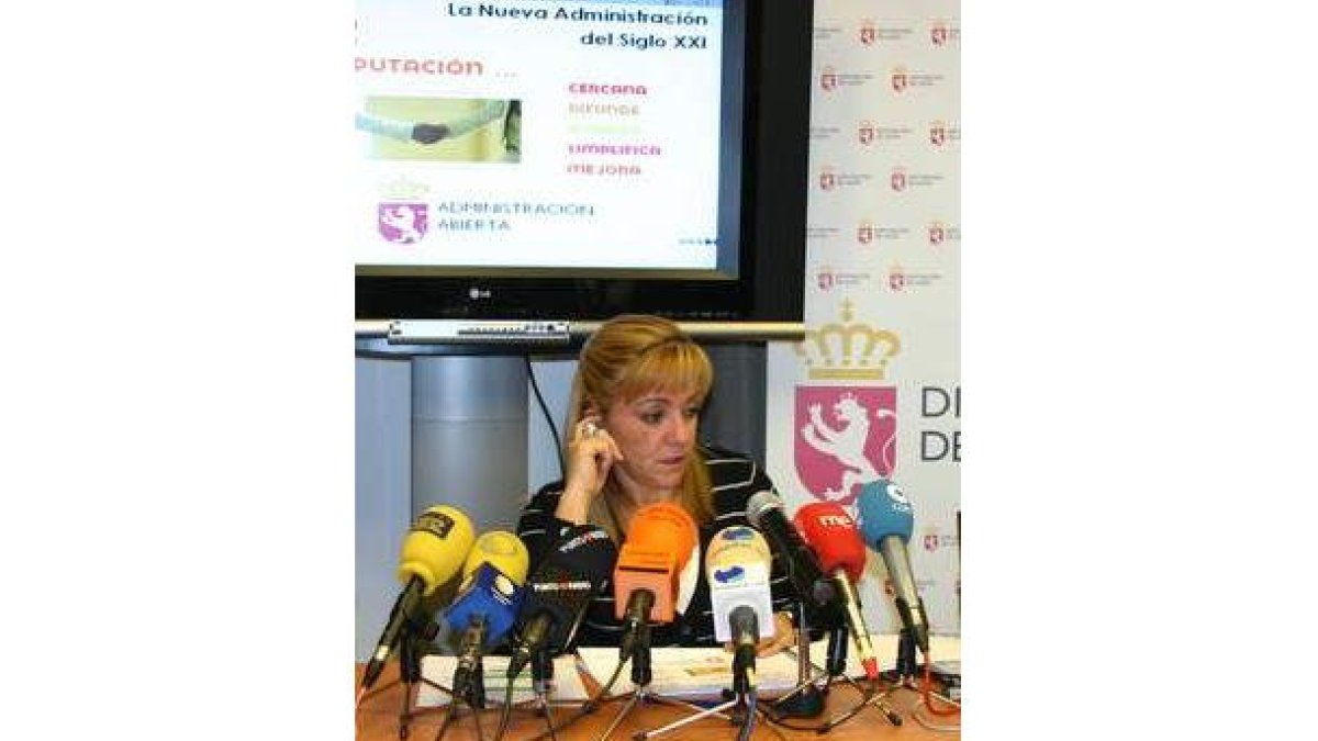 La presidenta de la Diputación, Isabel Carrasco, en la presentación esta semana del programa Moderni