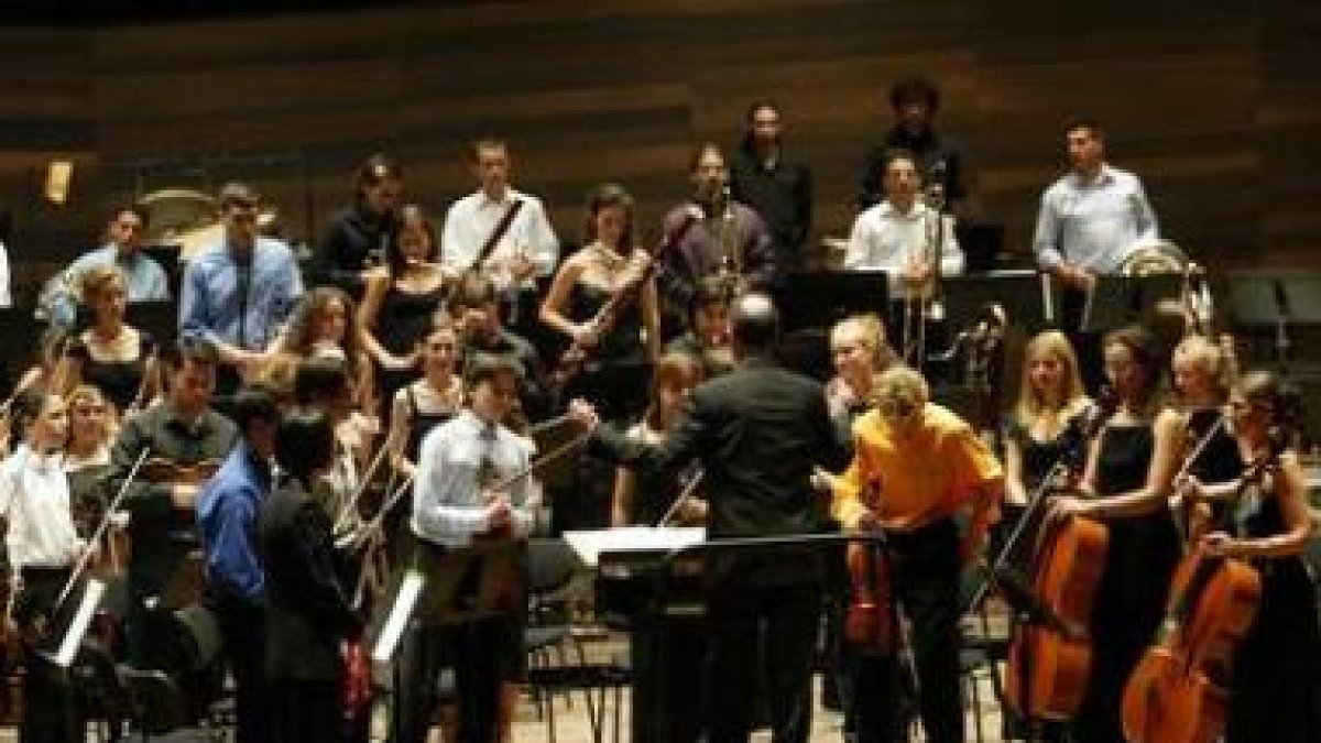 La Joven Orquesta Sinfónica de Galicia también participará en estos cursos especializados.