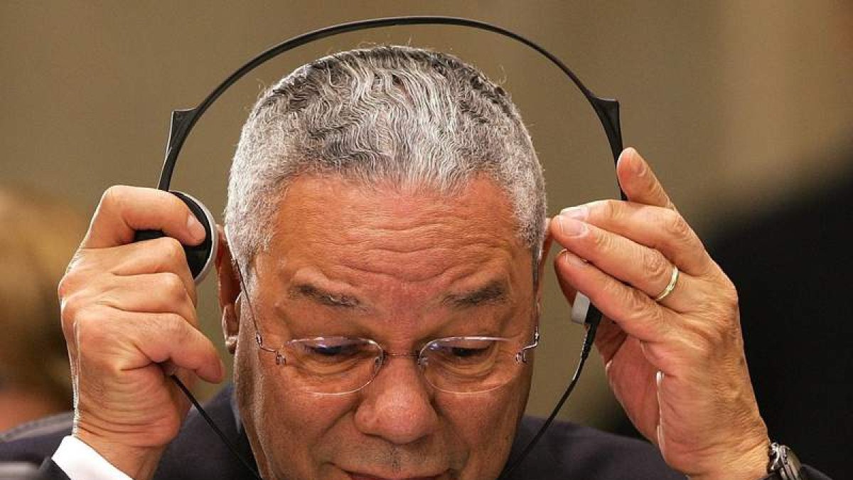 Colin Powell en una reunión de la Osce. DIMITAR DILKOFF