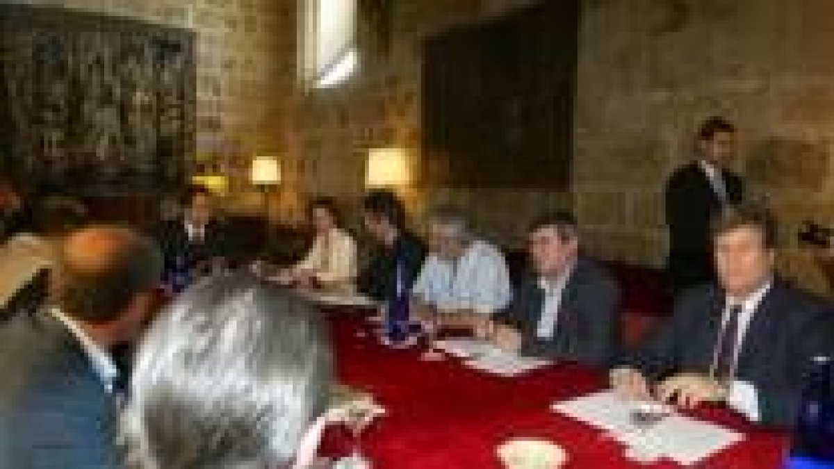Zapatero y Elena Espinosa, durante su reunión con las organizaciones profesionales de agricultores