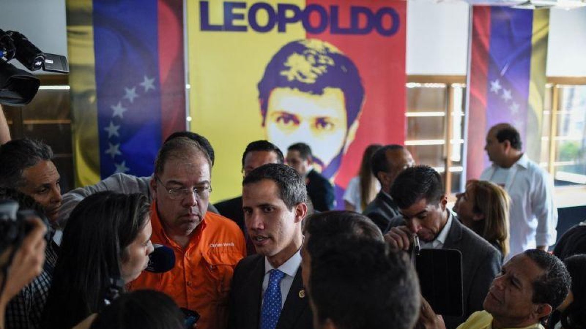 Juan Guaidó en un acto con motivo de la detención de opositor Leopoldo López, actualmente preso.