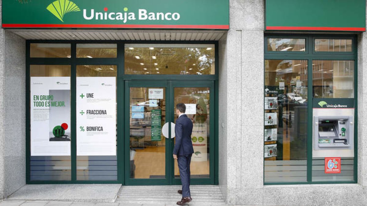Una oficina de la entidad bancaria de Unicaja Banco.
