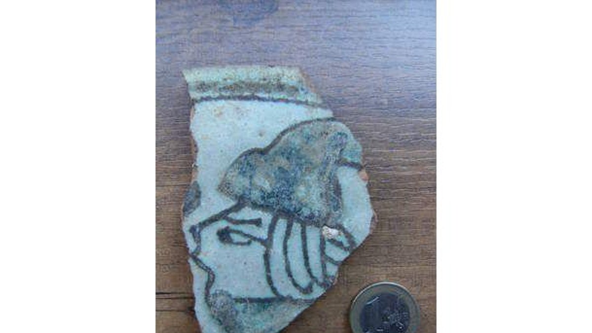 Este bocado de caballo, fabricado en bronce y presumiblemente romano, es una de las piezas encontrad