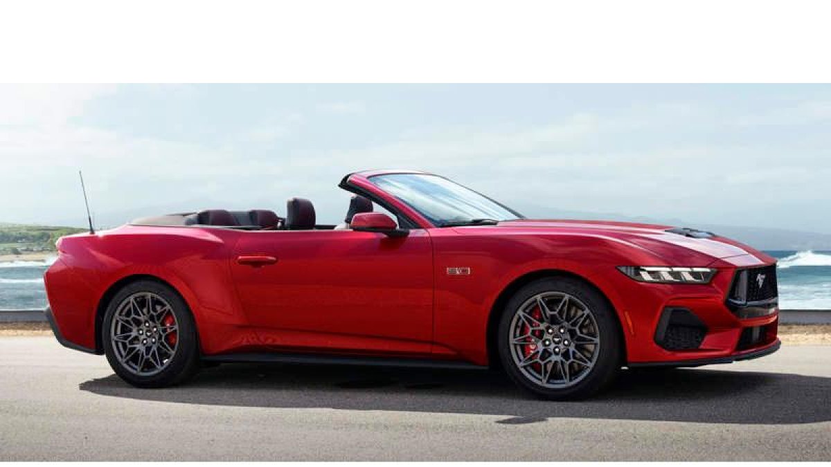 Los nuevos coupé y convertible elevan el atlético listón del incombustible Mustang. frd