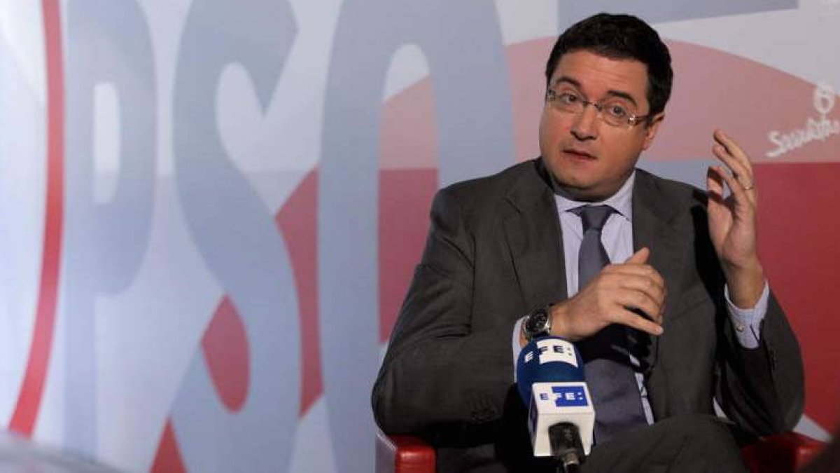 El secretario de Organización del PSOE, Óscar López, dice que las primarias tienen que esperar.