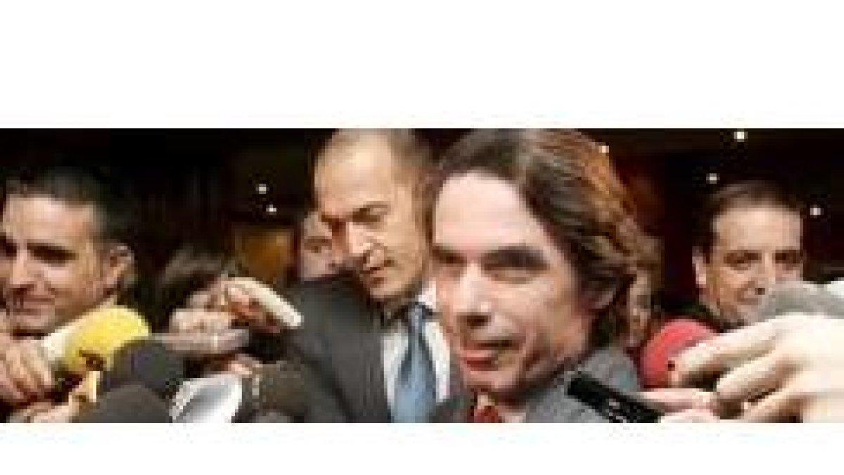 Aznar, tras clausurar las jornadas «Antonio Maura, en el aniversario del Gobierno Largo»