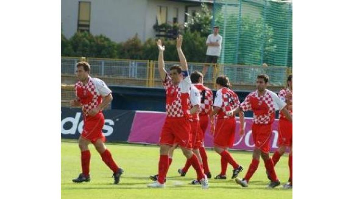 Durántez, a la izquierda, celebra el primer gol ante Irlanda.