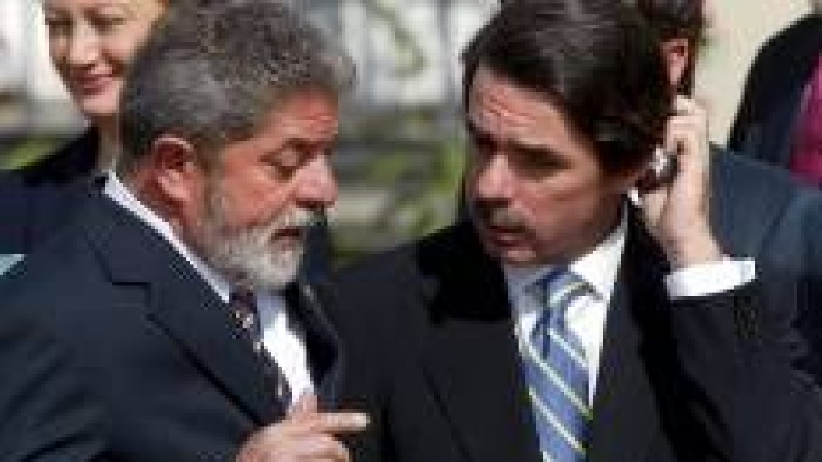 Aznar llegó a Brasil para promover las inversiones españolas con el Gobierno de Lula