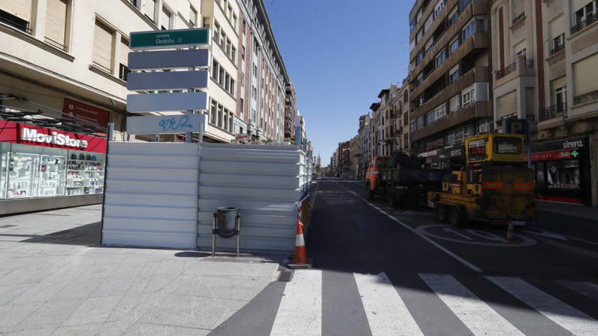 El acceso por Guzmán ya está cubierto para poner una marquesina como en San Marcelo.