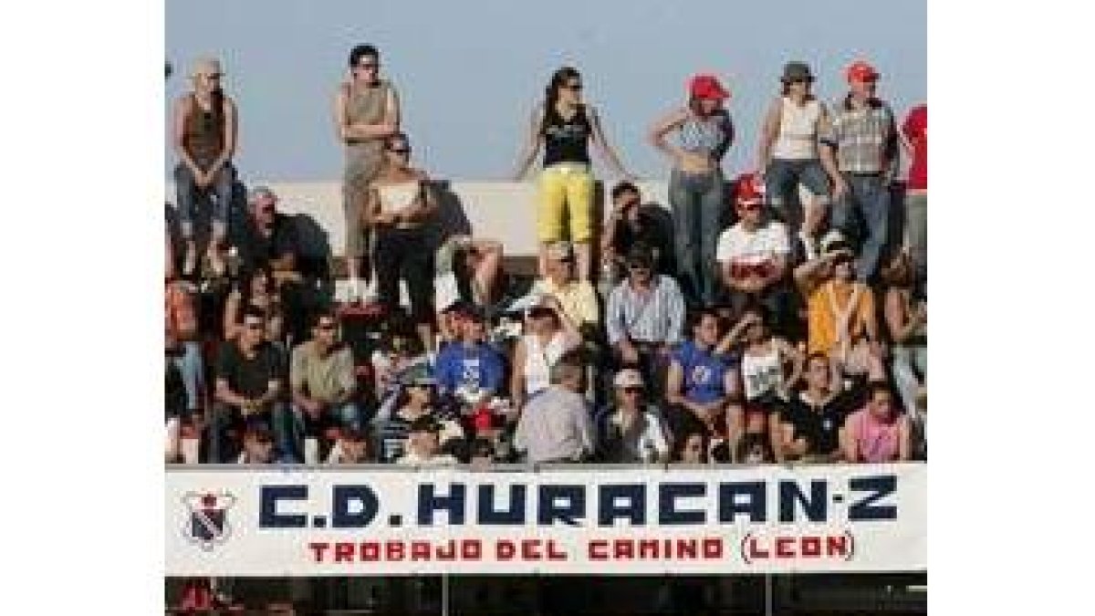 La hinchada del Huracán Z no dejará sólo al equipo en el universitario