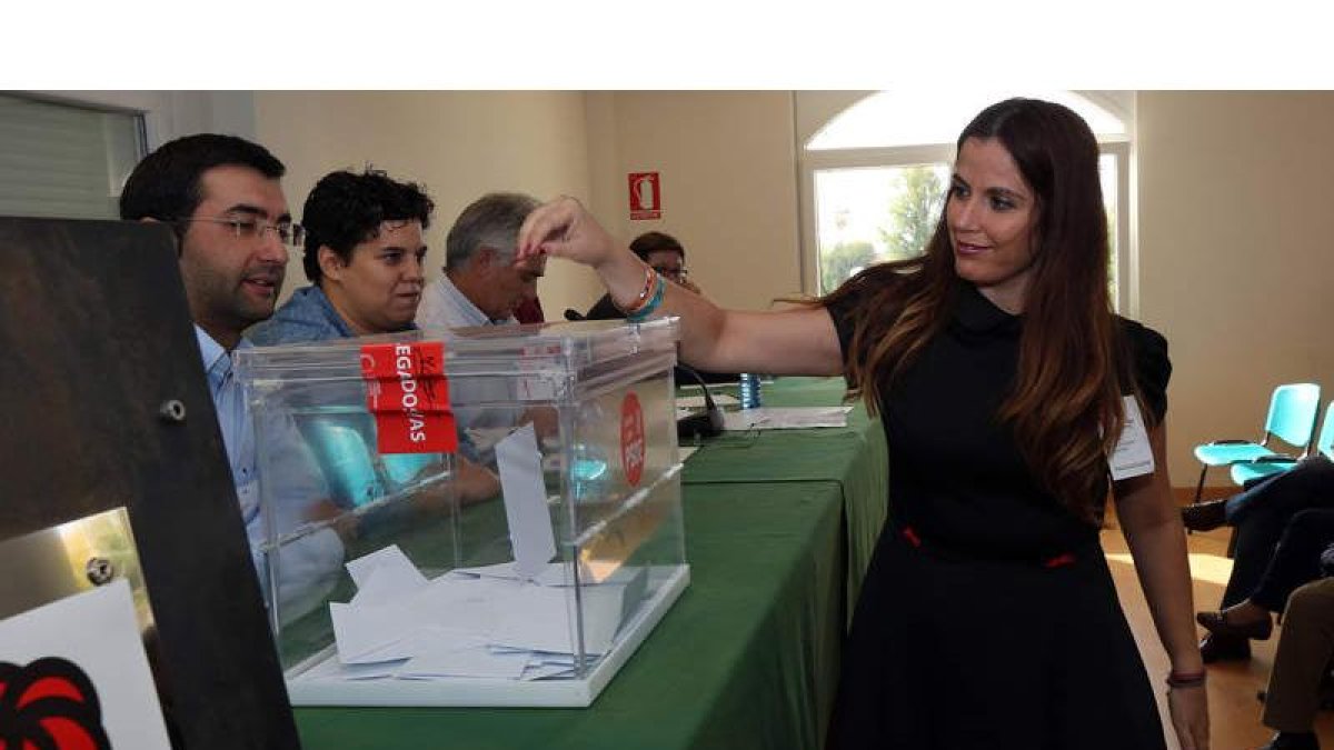 Maierla Blanco Sabugo durante la votación