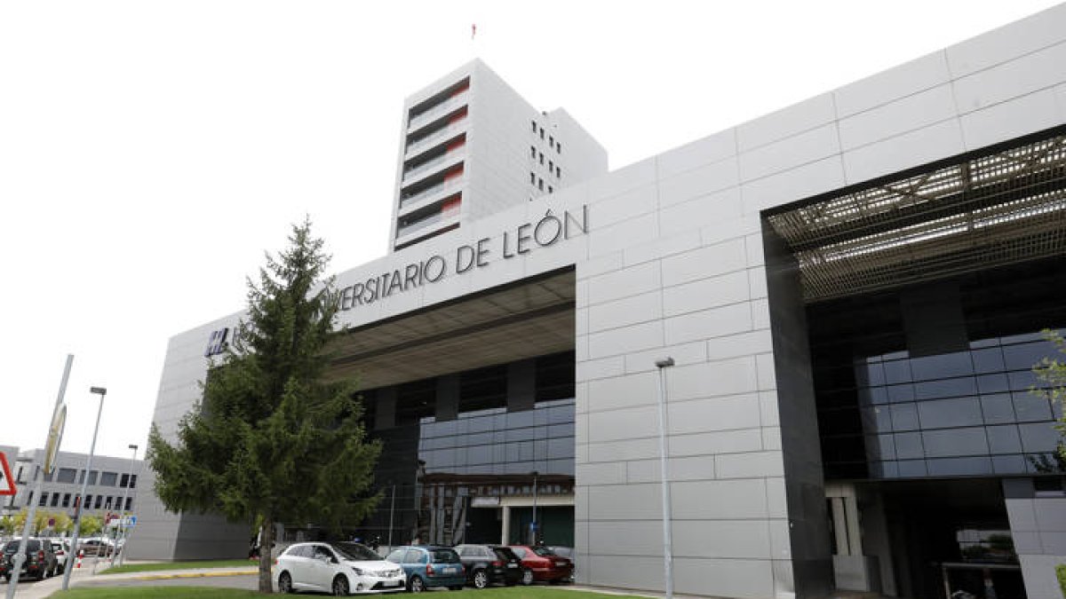 Hospital de León. MARCIANO PÉREZ