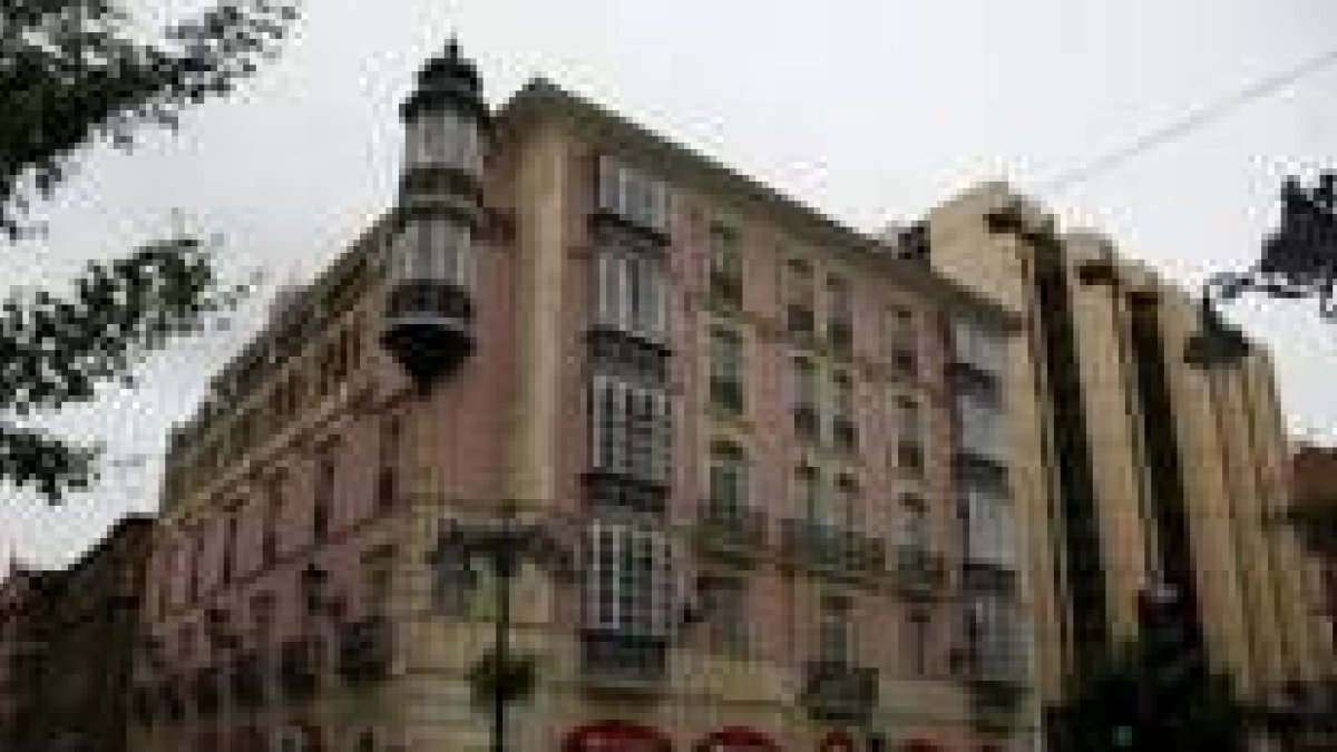 La sede central del Santander en León, en plena avenida de Ordoño II