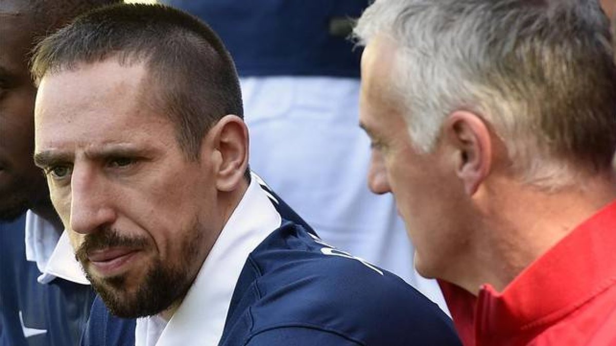 Ribéry, junto al seleccionador Deschamps.