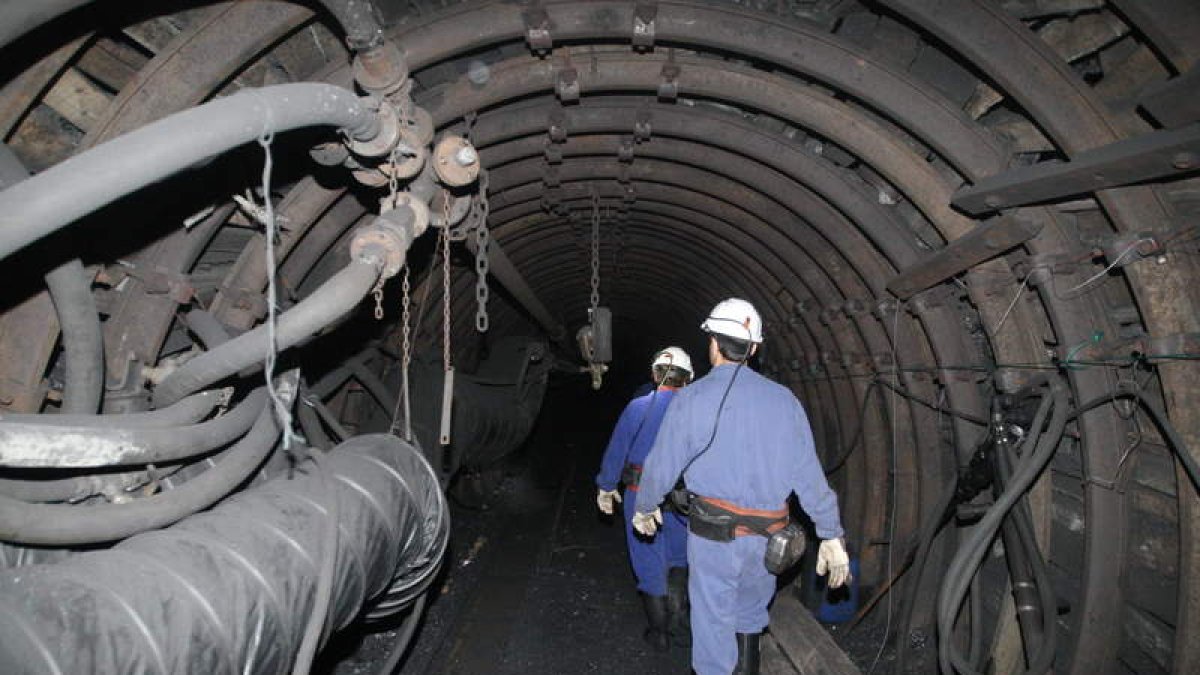 El recorte a las ayudas al carbón pone en peligro la viabilidad de la minería leonesa.