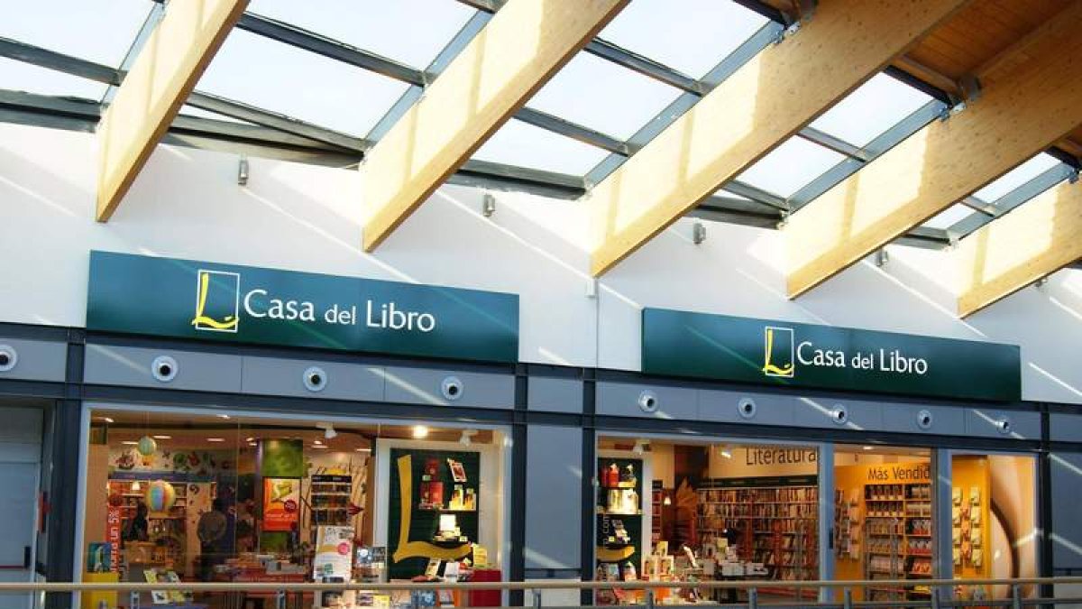 Imagen exterior de la librería que ayer abrió en el centro.