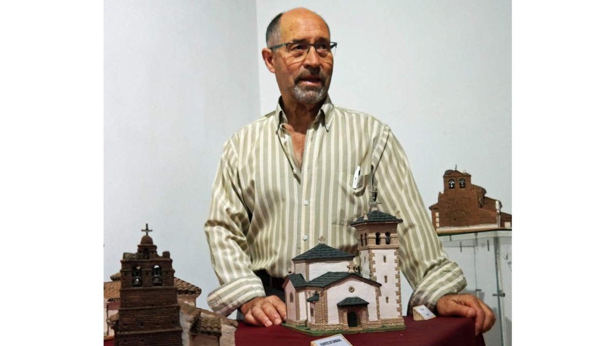 El artista palentino José Antonio Carbajo. CUEVAS