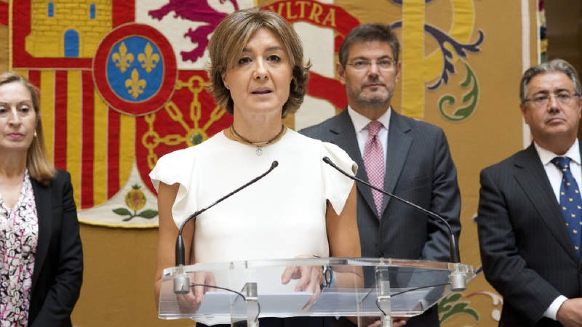 La ministra García Tejerina, ayer, en su toma de posesión en el ministerio. JAVIER LIAÑO