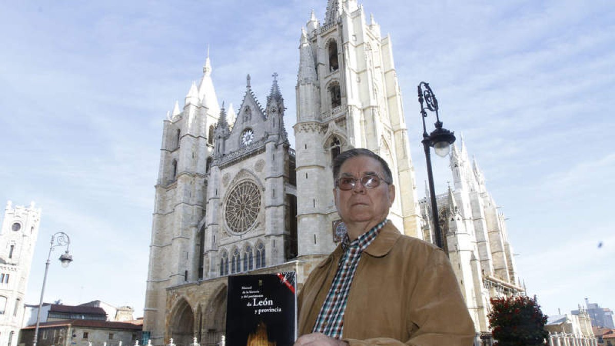 Maximiano Pastrana (Gusendos de los Oteros, 1942), con la nueva edición de su manual histórico-artístico